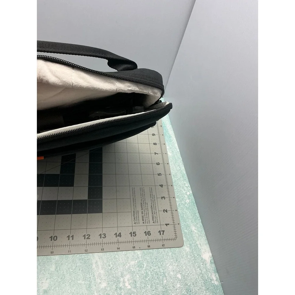 tomtoc DefenderACE 11‎ Inch iPad Case Shoulder Bag Black YKK Zippers NEW